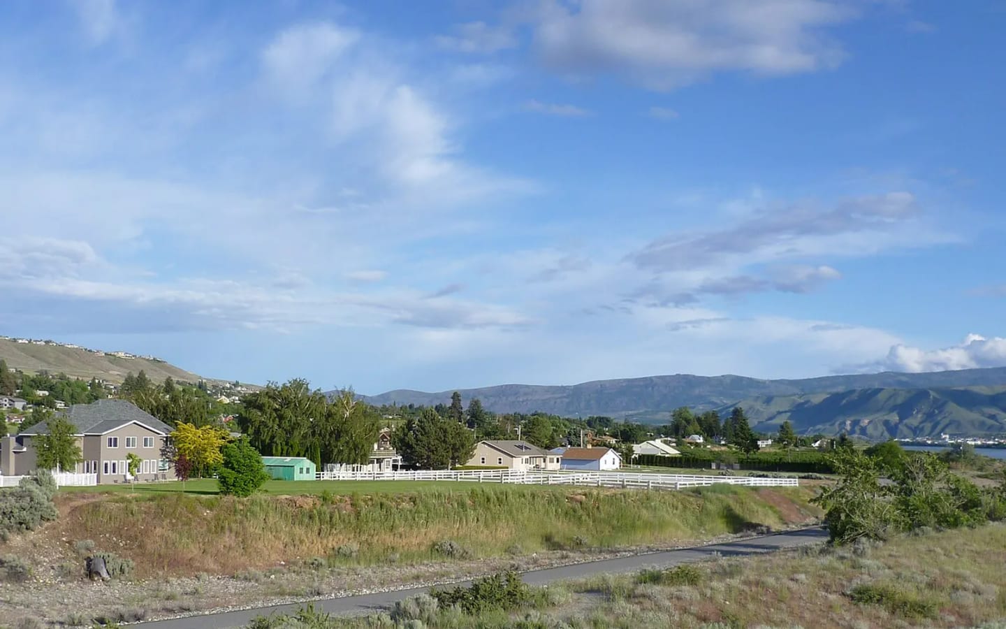 East Wenatchee and the Columbia River from the Apple Capital Loop Trail